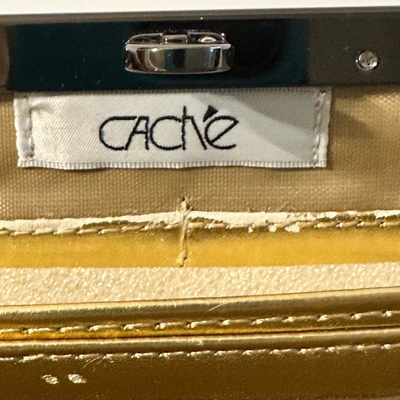 RARE Cach'e Animal Print Faux Leather Snap Lock Clutch Wallet 8x4 CC Holder - Picture 2 of 13